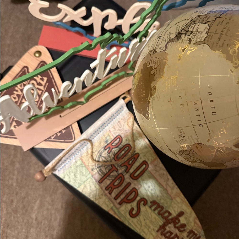Vintage-Style Decorative Globe & Travel Banner Set - Cream, Gold, Green